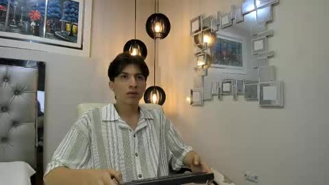 marcoviolet online show from June 4, 2026, 12:33 pm