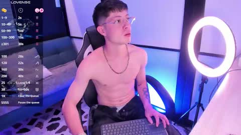 Snapshot of marcuscollins1_ chatting on October 16, 2025, 4:08 pm Marcus online show from October 16, 2025, 4:08 pm