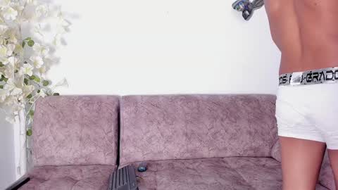 Snapshot of marcussmithx chatting on January 31, 2025, 2:26 am MARCUS online show from January 31, 2025, 2:26 am