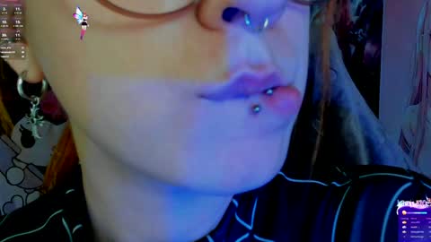 Snapshot of margaret_red chatting on December 2, 2024, 12:19 am Margaret online show from December 2, 2024, 12:19 am