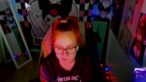 Snapshot of margaret_red chatting on December 6, 2024, 12:12 am Margaret online show from December 6, 2024, 12:12 am