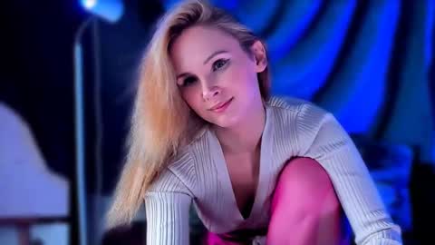 Snapshot of margaux_corsets6641000 chatting on December 27, 2024, 10:23 am margaux_corsets6641000 online show from December 27, 2024, 10:23 am