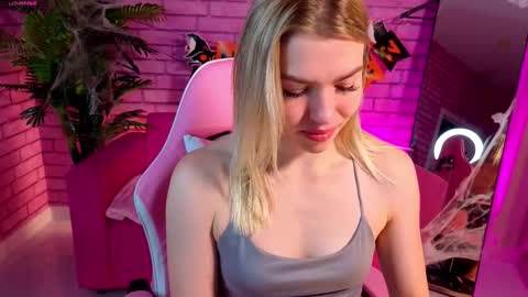 Snapshot of margo_robbbie chatting on October 25, 2025, 1:13 am margo_robbbie online show from October 25, 2025, 1:13 am