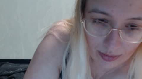 margo_shine online show from December 22, 2025, 1:41 pm