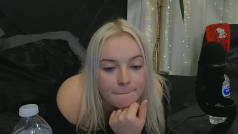 margot_robbie7 online show from December 23, 2024, 5:06 am