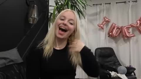 margot_robbie7 online show from February 16, 2025, 2:31 am