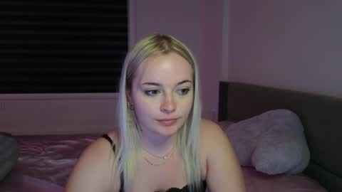 margot_robbie7 online show from September 22, 2025, 12:12 am