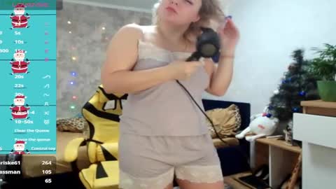 Snapshot of mari_77777 chatting on January 2, 2025, 5:57 am Mari online show from January 2, 2025, 5:57 am