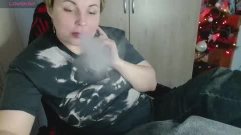 Mari online show from December 17, 2025, 6:52 am