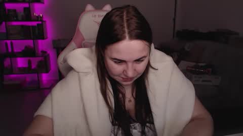 mari moore online show from December 16, 2025, 5:45 am