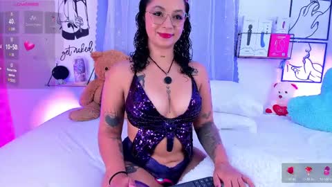 Mari Sweett  online show from May 28, 2026, 5:10 pm