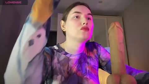 Snapshot of maria_bowie chatting on May 19, 2026, 7:04 am Maria online show from May 19, 2026, 7:04 am