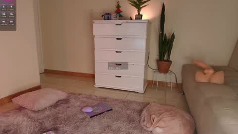 M. online show from December 10, 2024, 4:13 am