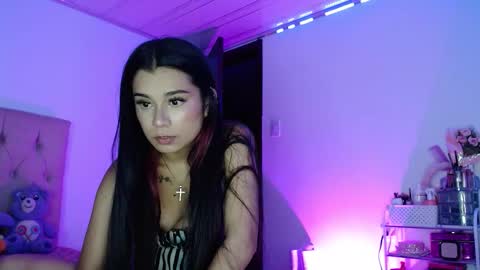 Snapshot of mariaa_vicctoria chatting on October 5, 2025, 11:35 pm Vicky online show from October 5, 2025, 11:35 pm