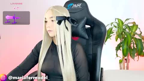 Snapshot of mariafer05 chatting on October 15, 2025, 7:03 pm Maria Fer online show from October 15, 2025, 7:03 pm