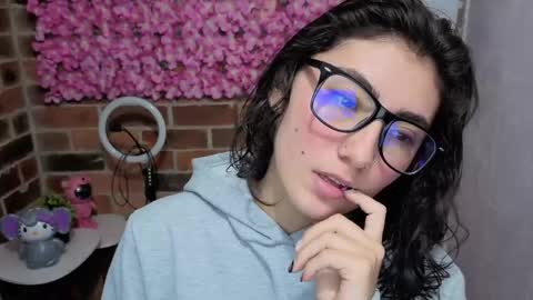 Snapshot of mariagh_ chatting on May 8, 2026, 10:48 pm Maria online show from May 8, 2026, 10:48 pm