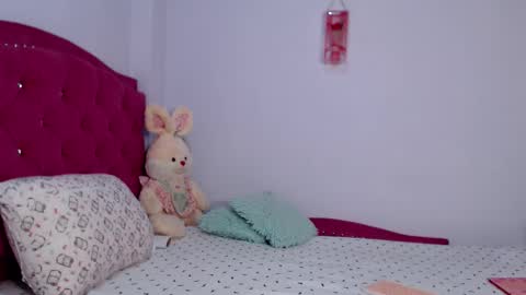 Giselle Mara  online show from November 18, 2025, 10:25 pm