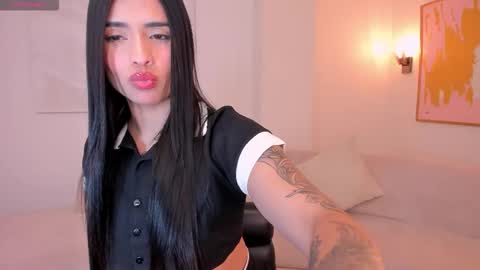 MARIA HERRERA  online show from January 8, 2026, 9:50 pm