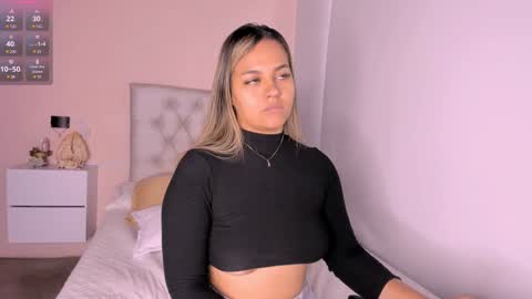 Mariana Roe online show from January 12, 2025, 3:03 pm