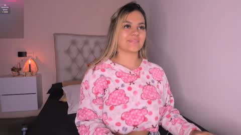 Mariana Roe online show from February 22, 2025, 5:23 am