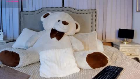 mariana__thompson online show from June 13, 2026, 2:09 am