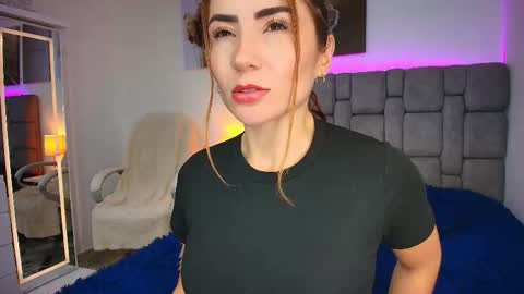 Snapshot of mariana_gomez01 chatting on November 7, 2025, 7:14 pm Mariana Gomez online show from November 7, 2025, 7:14 pm