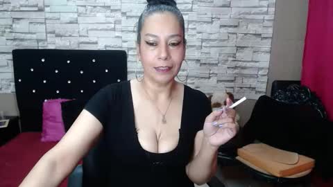 Snapshot of mariana_night chatting on November 25, 2025, 6:24 am mariana_night online show from November 25, 2025, 6:24 am