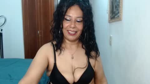 mariana_night online show from April 21, 2026, 9:50 pm