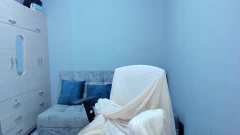 Snapshot of mariana_owen chatting on February 23, 2025, 5:56 am online show from February 23, 2025, 5:56 am