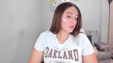 Snapshot of mariana_owen chatting on September 14, 2025, 12:32 am online show from September 14, 2025, 12:32 am