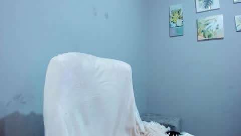    online show from October 12, 2025, 8:35 am