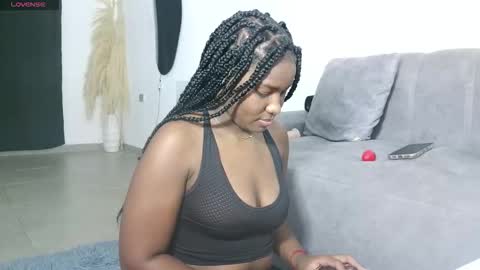 Snapshot of marianaee chatting on September 23, 2025, 6:05 am marianaee online show from September 23, 2025, 6:05 am
