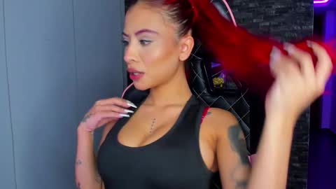 M A R I A N E online show from September 25, 2025, 2:26 am