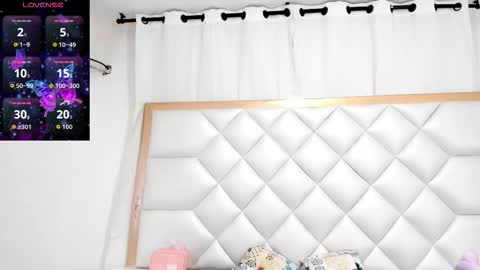 marianrosse online show from October 15, 2025, 9:04 pm