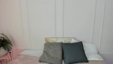 Maria Pettit online show from March 10, 2026, 11:37 am