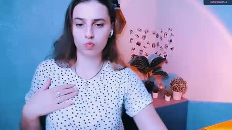 Snapshot of mariatess_ chatting on October 5, 2025, 12:14 pm Mariia online show from October 5, 2025, 12:14 pm