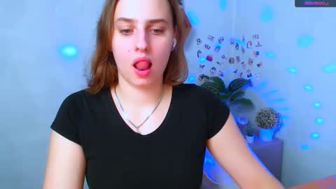 Snapshot of mariatess_ chatting on October 27, 2025, 1:26 pm Mariia online show from October 27, 2025, 1:26 pm