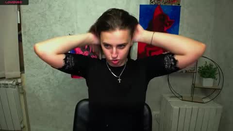 Snapshot of mariatess_ chatting on November 4, 2025, 1:32 pm Mariia online show from November 4, 2025, 1:32 pm