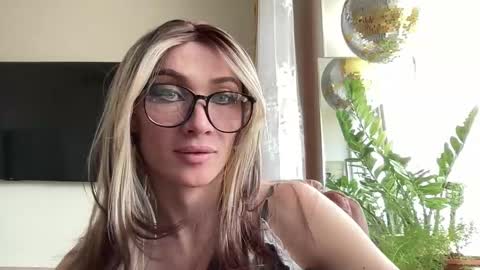 Mari online show from March 19, 2026, 9:46 am