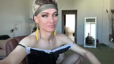 Mari online show from April 19, 2026, 7:07 am