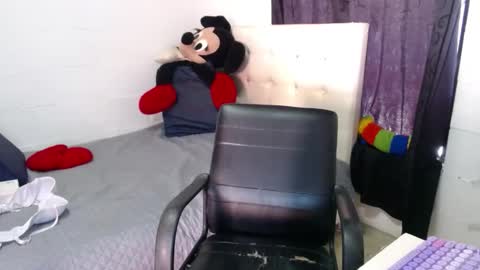 Marie online show from November 7, 2025, 3:12 pm