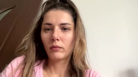 Marie   online show from November 28, 2025, 9:12 am