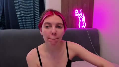 Snapshot of marie_reyess chatting on April 19, 2026, 5:29 am Marie 3 online show from April 19, 2026, 5:29 am