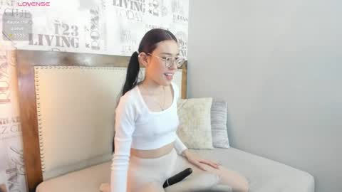 MARIE  online show from November 24, 2025, 12:27 pm