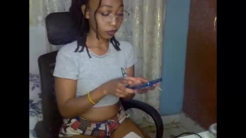 Snapshot of mariejuana_bliss chatting on September 24, 2025, 4:43 pm mariejuana online show from September 24, 2025, 4:43 pm