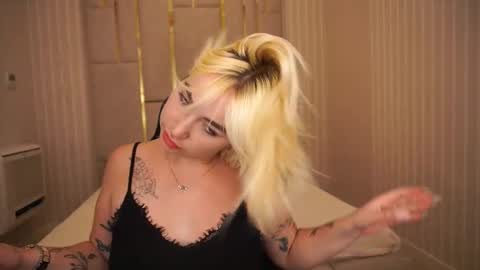 Snapshot of mariellavv chatting on September 24, 2025, 1:36 pm Mariella online show from September 24, 2025, 1:36 pm