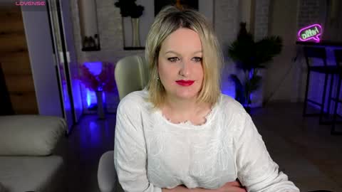 mariemlui online show from March 30, 2026, 11:11 am