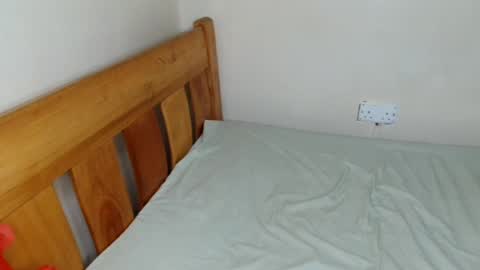 Snapshot of marigold_gift chatting on July 9, 2026, 12:09 pm gold online show from July 9, 2026, 12:09 pm