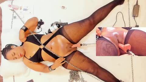 mariiaam_ online show from June 5, 2026, 12:33 pm