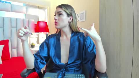 Snapshot of mariiahneedles chatting on January 8, 2025, 12:38 am mariiahneedles online show from January 8, 2025, 12:38 am